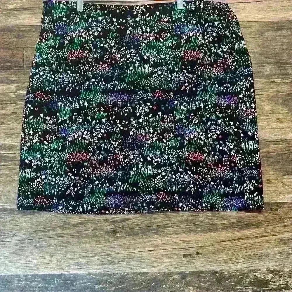 Talbots women’s 24W skirt pastel colors - Picture 4 of 4